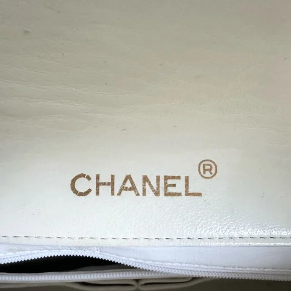 Chanel Vintage White Lambskin Full Flap Bag - Picture 8 of 13